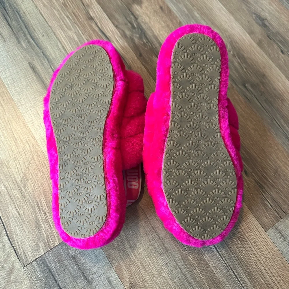 UGG Youth Vibrant Pink Fuzzy Slippers